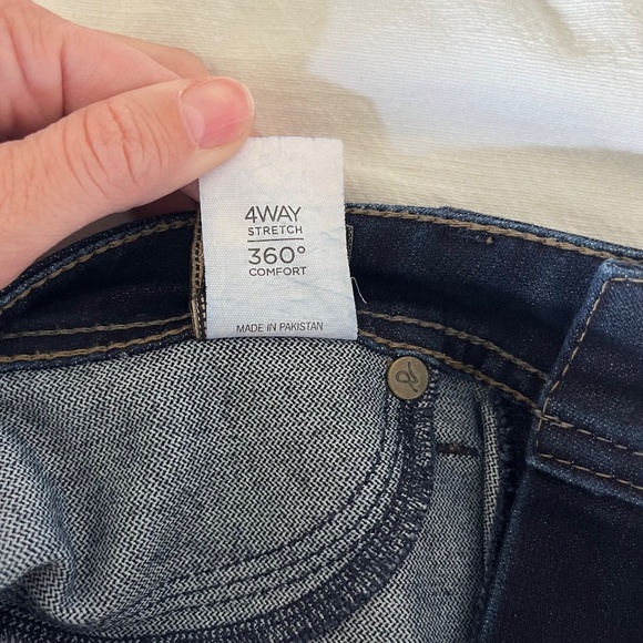 DL1961 Emma Leggings Dark Wash Skinny Jeans Size 26, Premium Denim Jegging, EUC - Picture 10 of 15